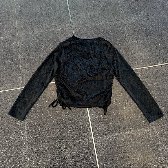 Art Class Girls' Black Side Cinch Long Sleeve T-Shirt. Size S (6/6X) - Picture 3 of 9